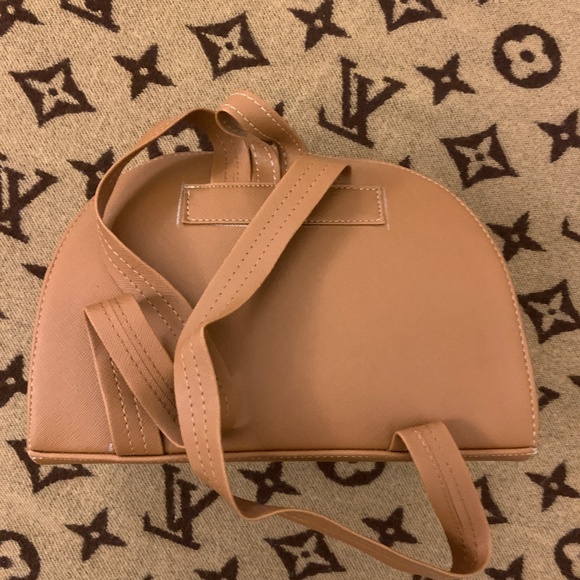 🎨 Frida Kahlo Citrus Backpack – Bold. Bright. Unexpected. - Picture 7 of 10